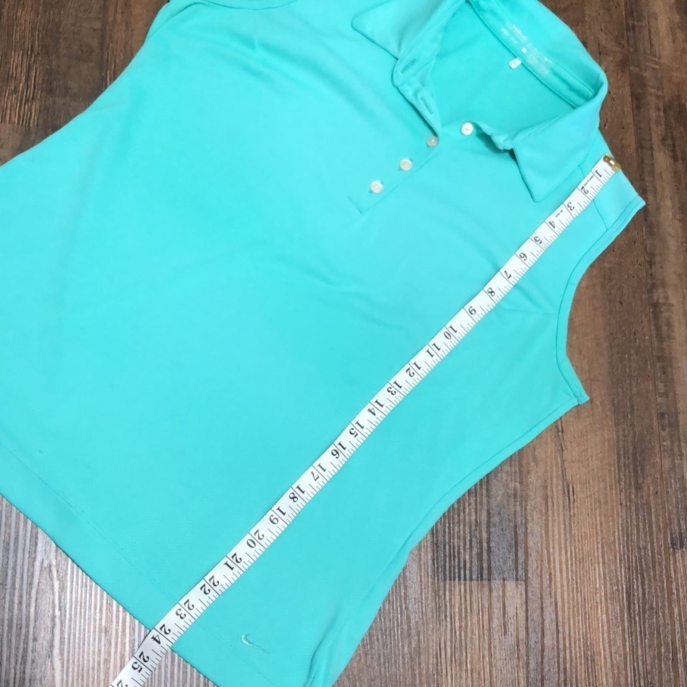NikeGolf sleeveless shirt - Picture 9 of 9